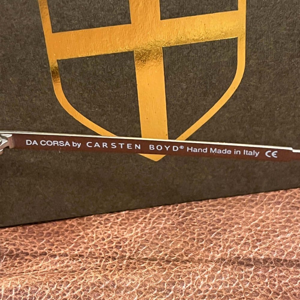 Da Corsa Sunglasses from Carsten Boyd. Brushed Bronze/Smoke temple view.