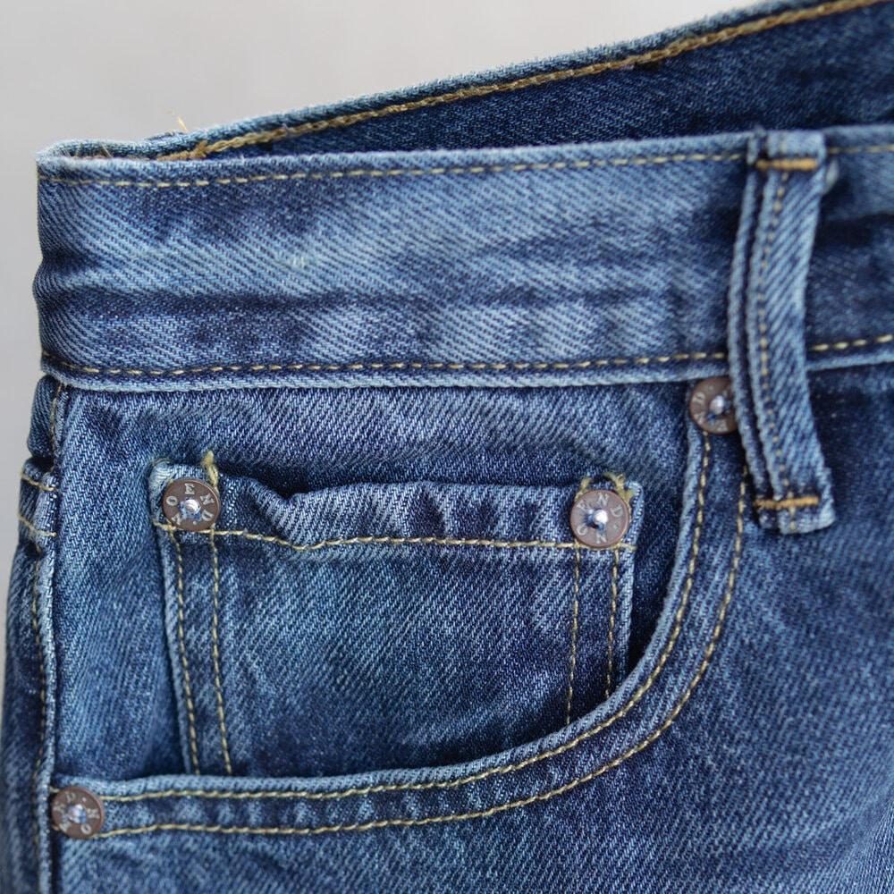 Slacker Relaxed Straight Leg by Noend Denim. Coin pocket view.