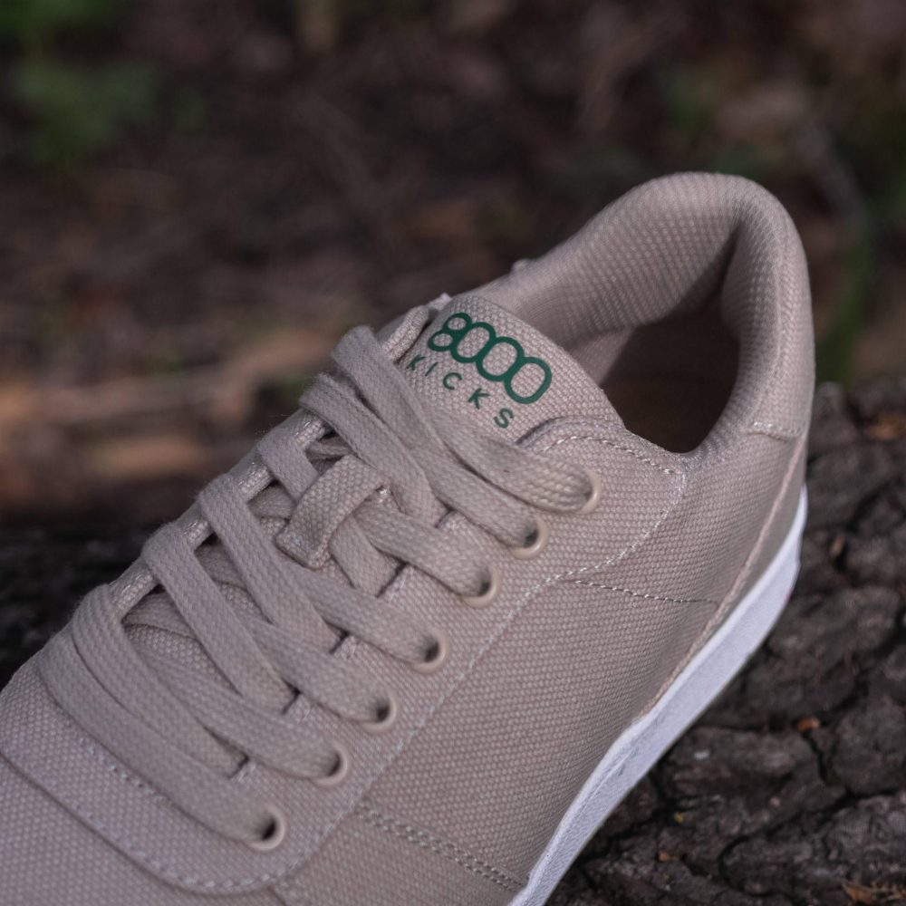 Seeker Hemp Sneaker in beige. Upper view.